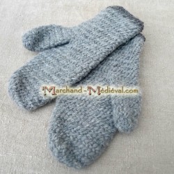 Naalbinding gloves