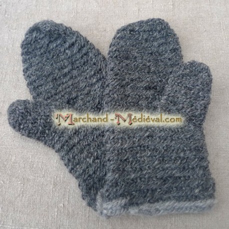 Naalbinding gloves