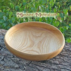 Round wooden dish