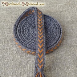 Woven woollen belt