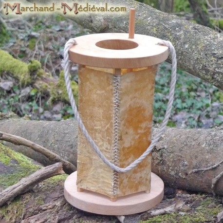 Mittelalterliche Rohhautlaterne aus Holz 