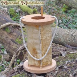 Mittelalterliche Rohhautlaterne aus Holz 